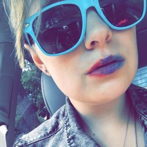 Meet your Posher, Abby